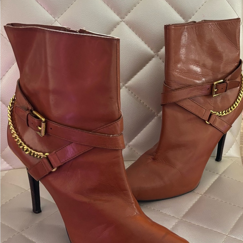 Chic Tan Leather Heeled Boots